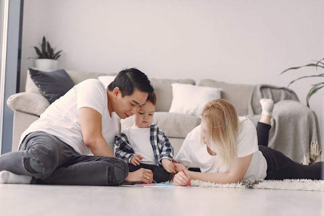 roditelji koji se igraju s djecom